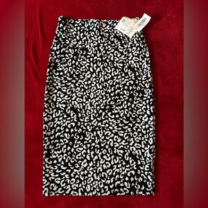 NWT LuLaRoe Black and White Animal Print XS Cassie Pencil Skirt